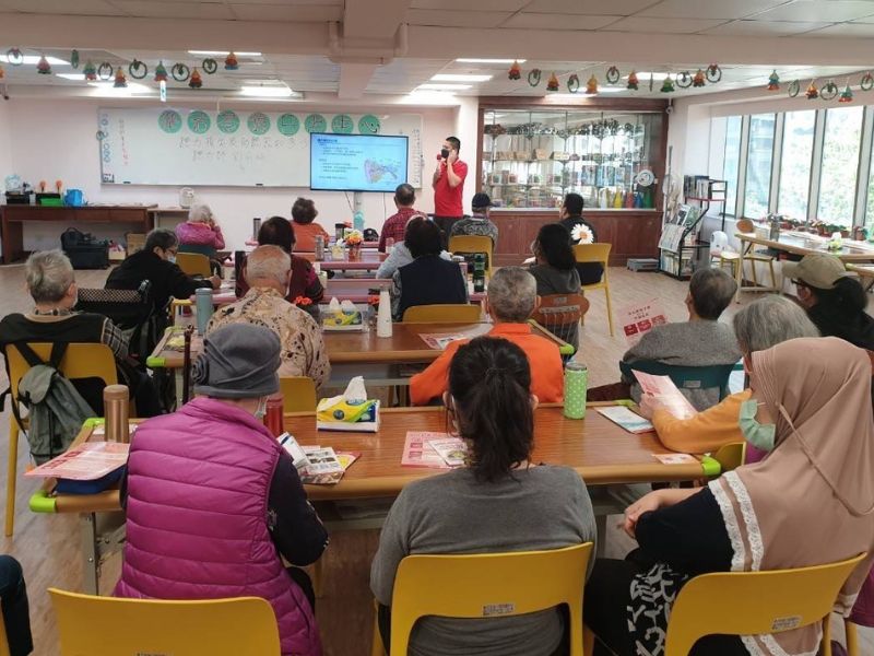 瑞聲助聽器台中到府服務團隊受邀社區里民聽力健康照護講座，提供免費聽力檢查服務